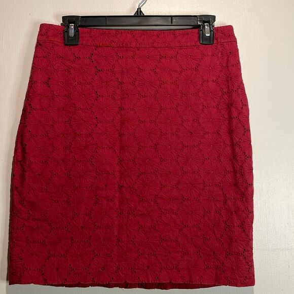 J. Crew- The Pencil Skirt Red Floral Lace Eyelet Detail Zipper Back- Size 8P - Picture 1 of 10